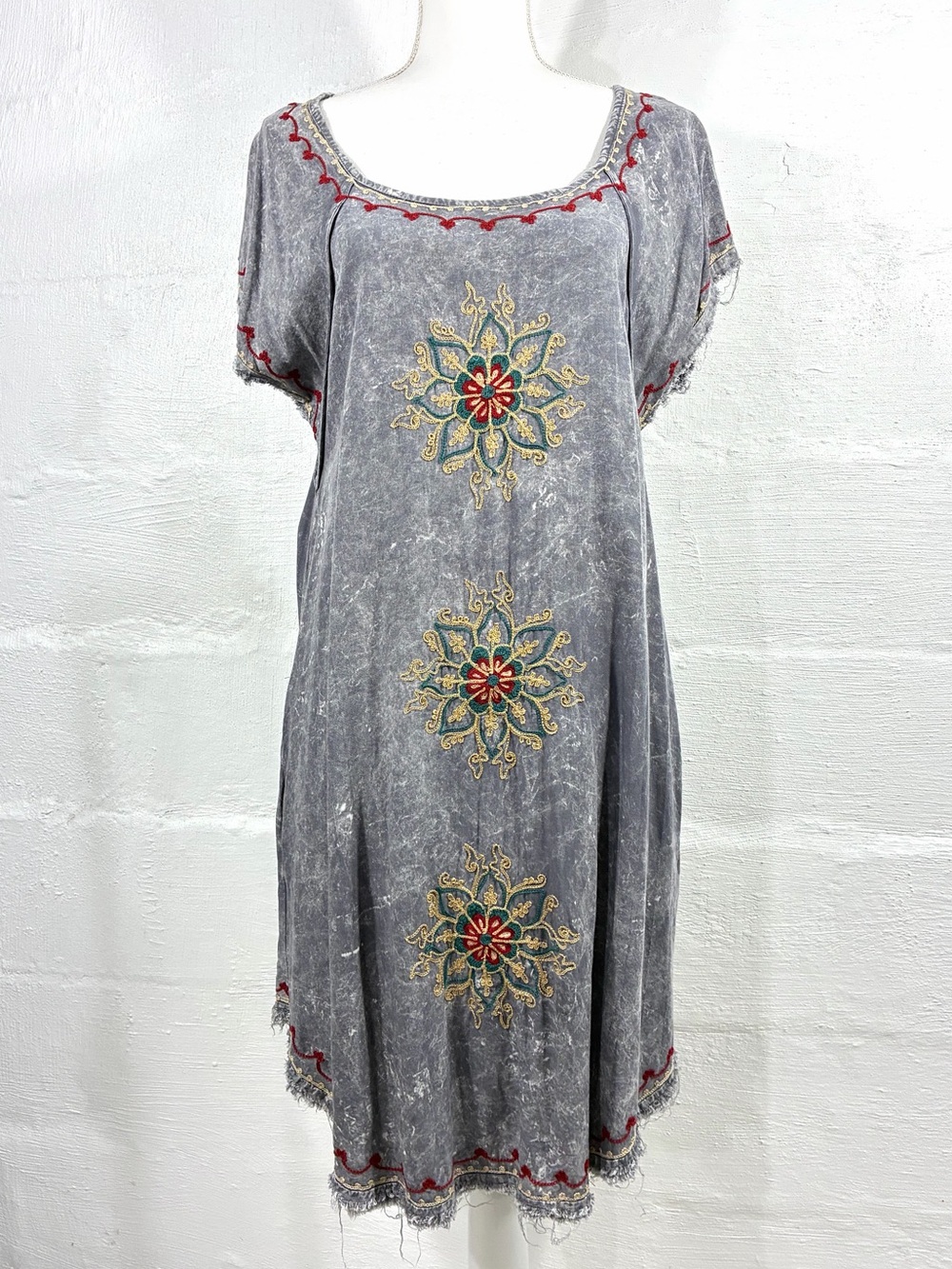 NORTH SHORE EMBROIDERED ACID WASH PULLOVER DRESS